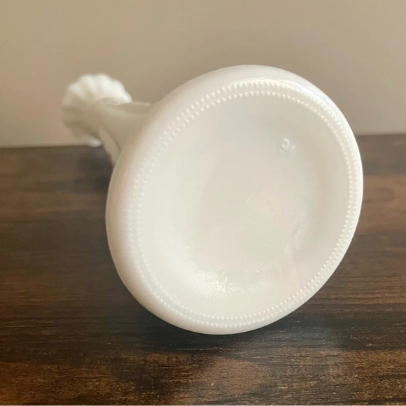 Anchor Hocking| Vintage 9” Milk Glass Vase Antique MCM - Picture 3 of 5